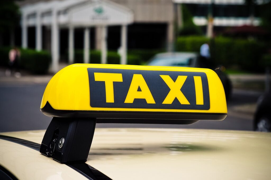 taxi, sign, automobile-3504010.jpg